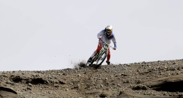 Freeride sulla Luna? No, è l’Islanda