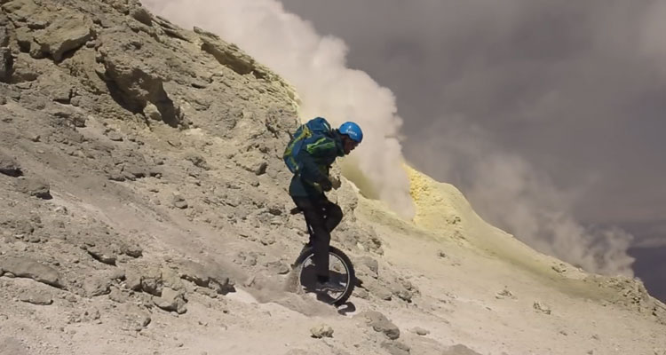 Lutz Eichholz, in monociclo ovunque