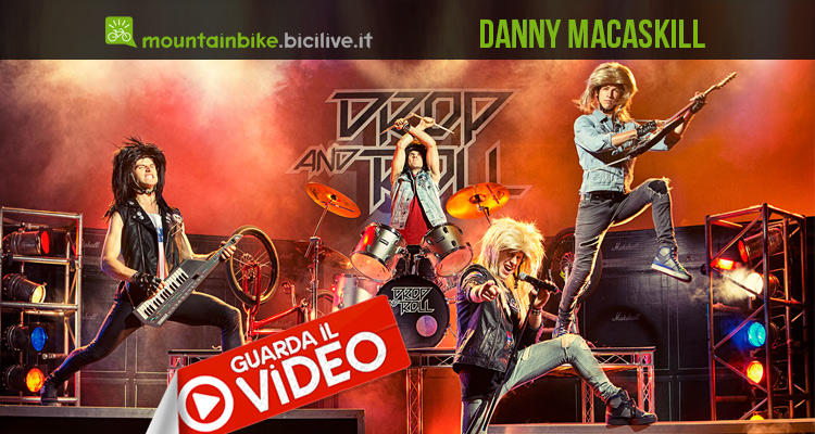 Danny MacAskill diventa una rockstar al Drop and Roll Tour