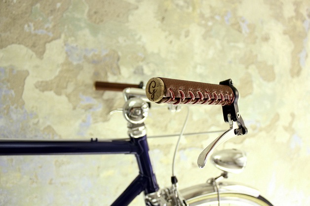 Il restyling Nonusual Gropes: manopole per bici in cuoio italiano