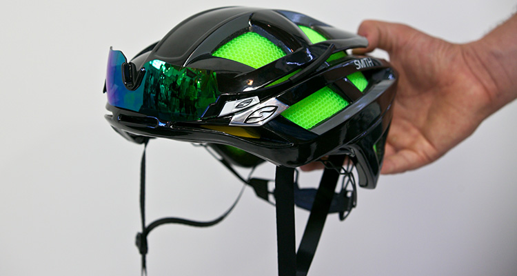 Smith Optics: casco Overtake e occhiali Pivlock Arena