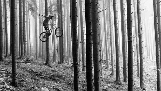 La nuova sport cam Camileo X-Sports di Toshiba