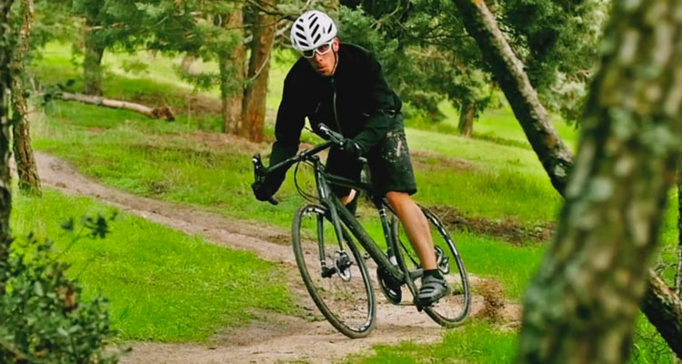 Gravel: GT Grade, l’Enduroad in azione